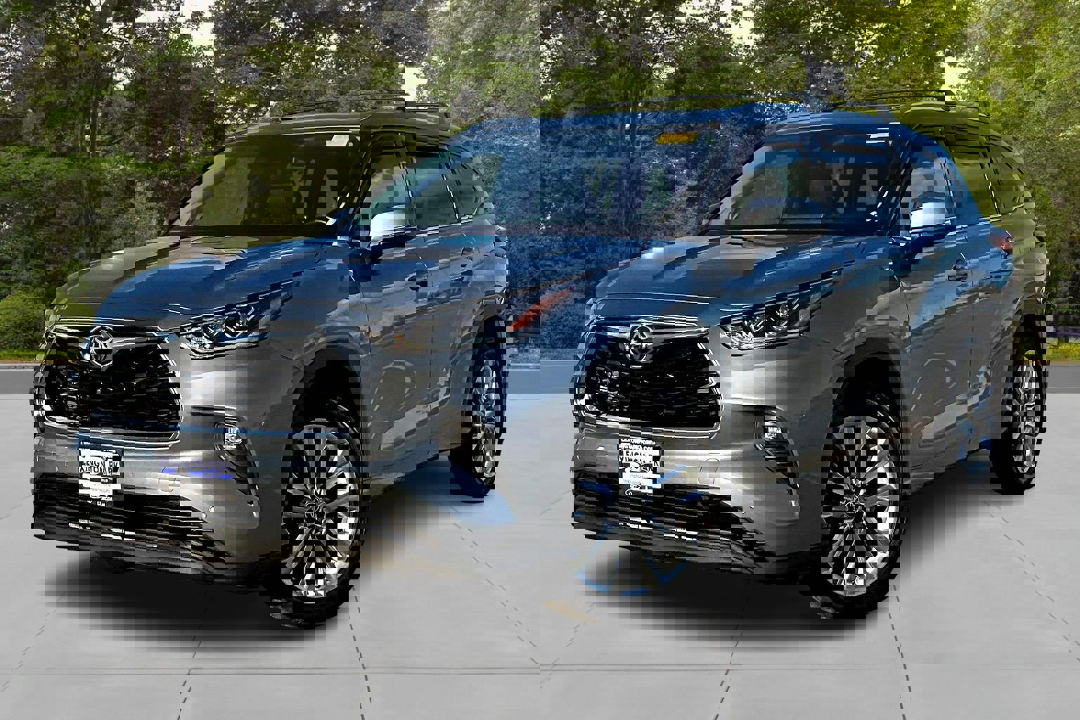 Used 2020 Toyota Highlander Limited image 3