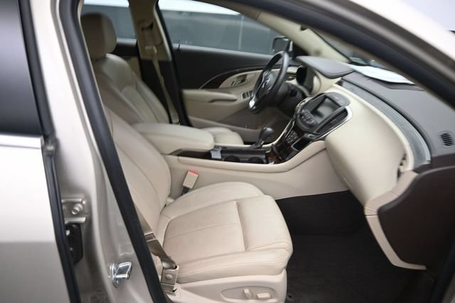 Used 2016 Buick LaCrosse Leather FWD image 10