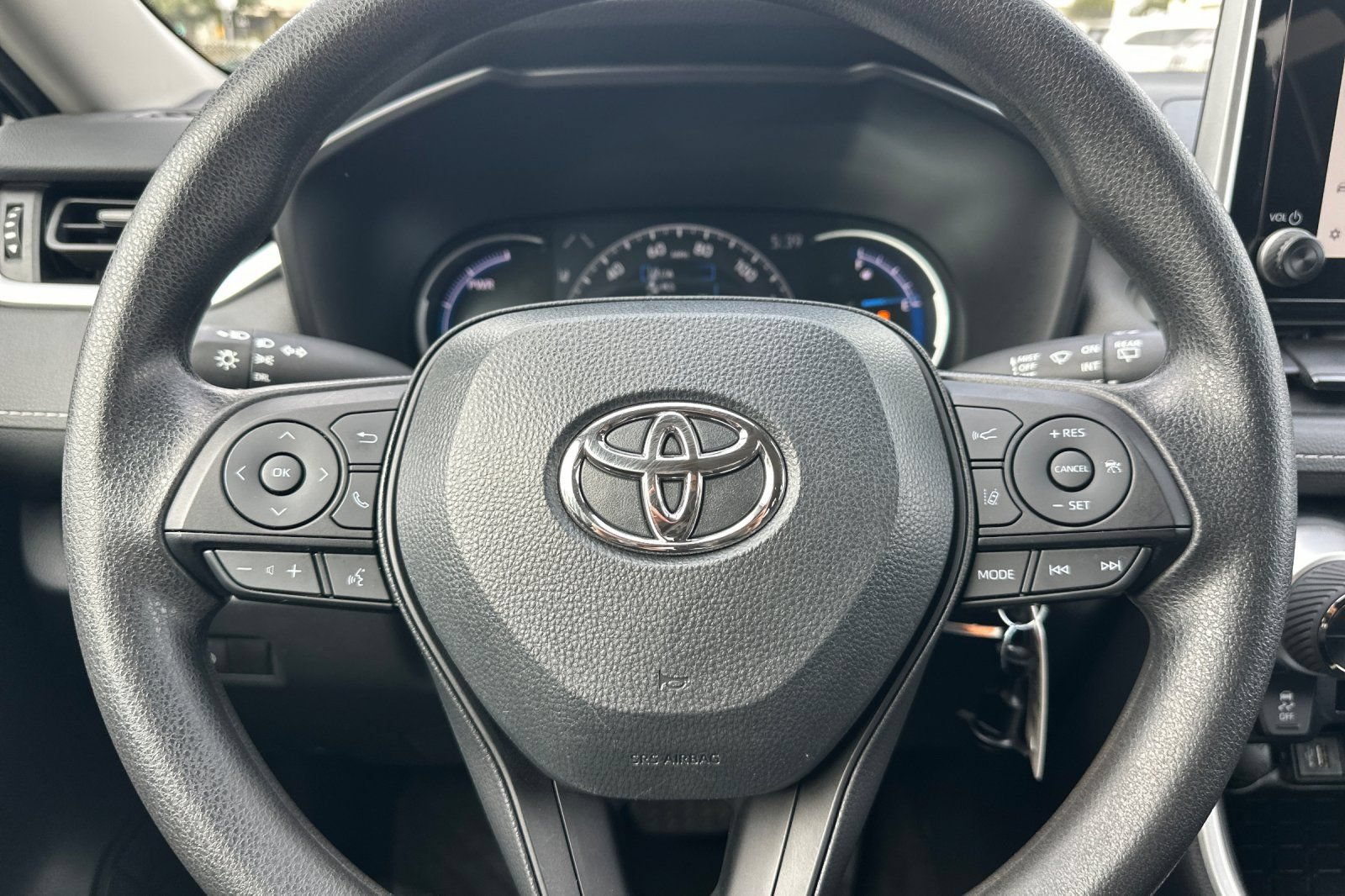 Used 2024 Toyota RAV4 LE AWD/4WD image 26