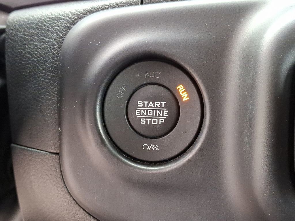 Used 2023 Jeep Wrangler Unlimited Sahara w/ Cold Weather Group AWD/4WD image 23