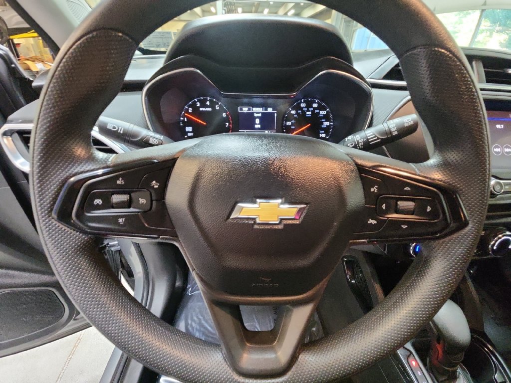Used 2023 Chevrolet TrailBlazer LT FWD image 17