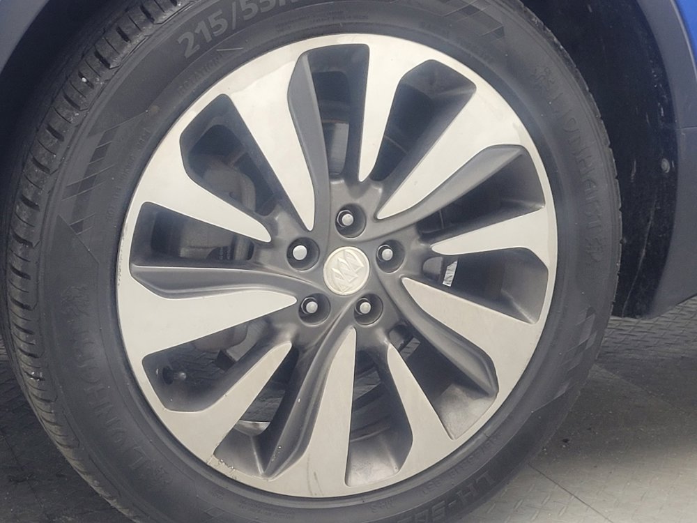 Used 2017 Buick Encore Essence FWD image 31