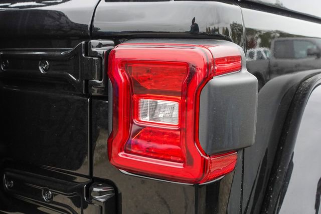 New 2026 Jeep Wrangler Unlimited Rubicon w/ Technology Group image 9