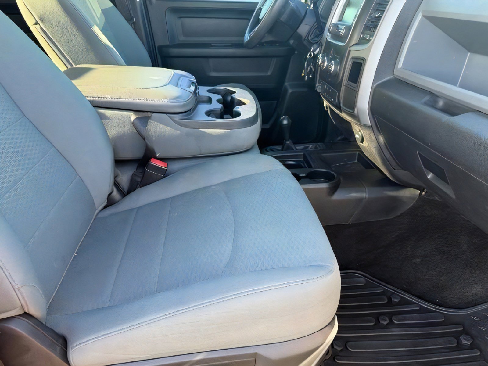 Used 2015 RAM 3500 Tradesman w/ Chrome Appearance Group image 11