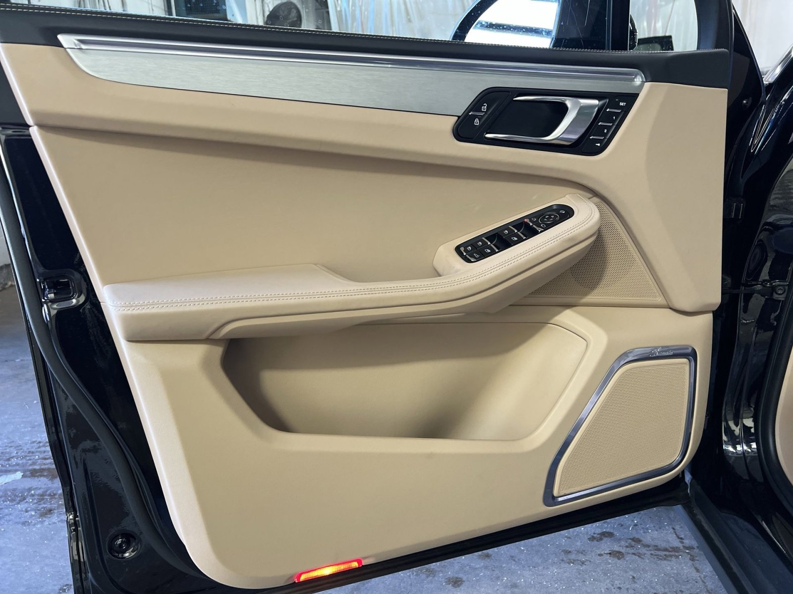 Used 2022 Porsche Macan S image 14