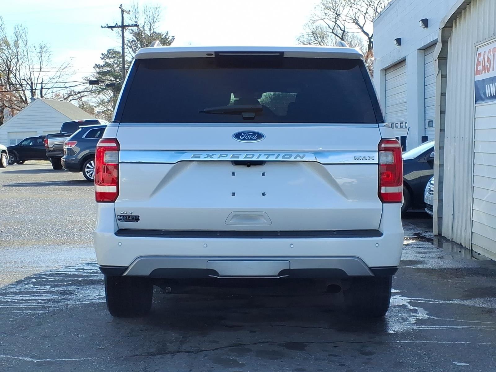 Used 2019 Ford Expedition Max XLT w/ Equipment Group 202A image 4