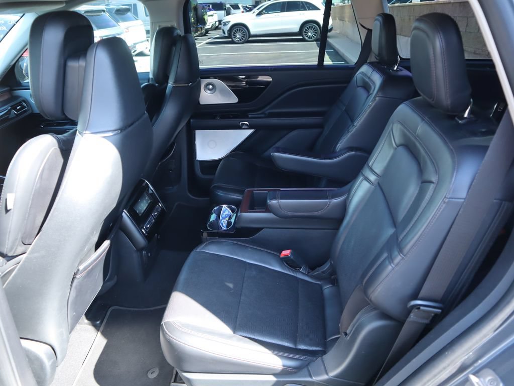 Used 2021 Lincoln Aviator Reserve w/ Equipment Group 208A RWD image 11