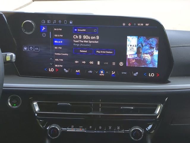 Used 2024 Chevrolet Traverse LT AWD/4WD image 17