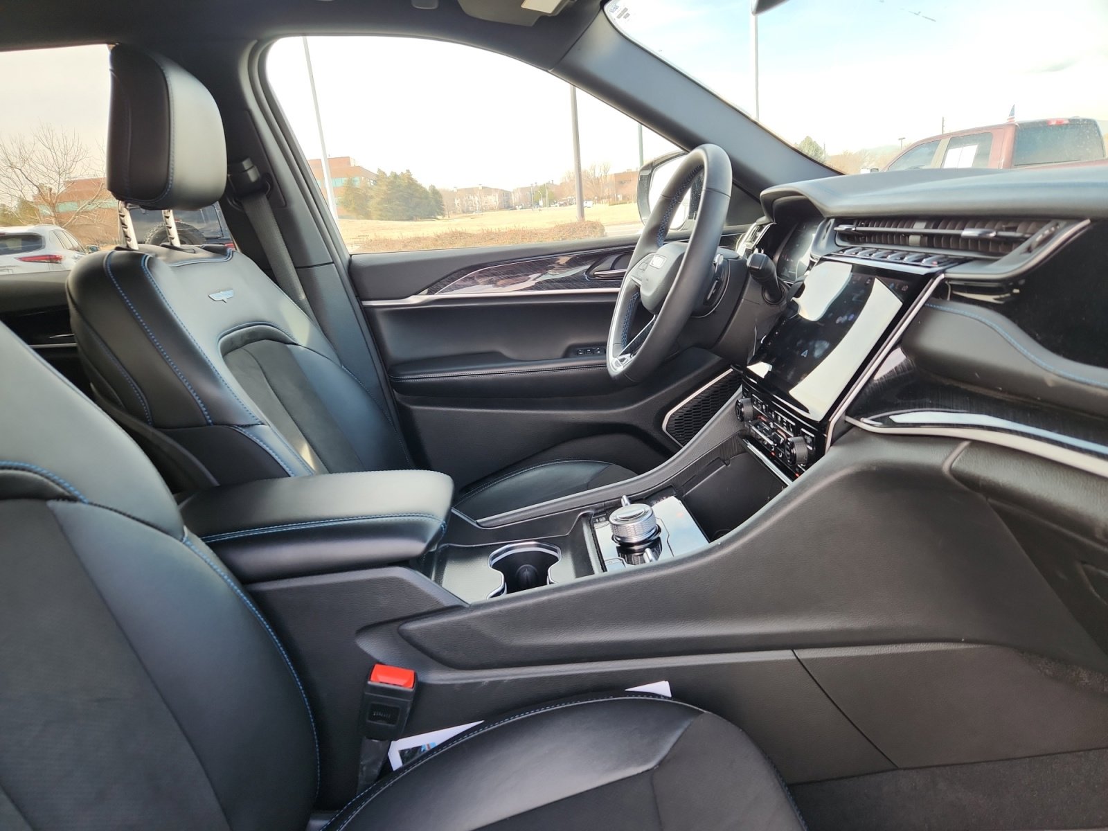 Used 2024 Jeep Grand Cherokee Trailhawk image 19