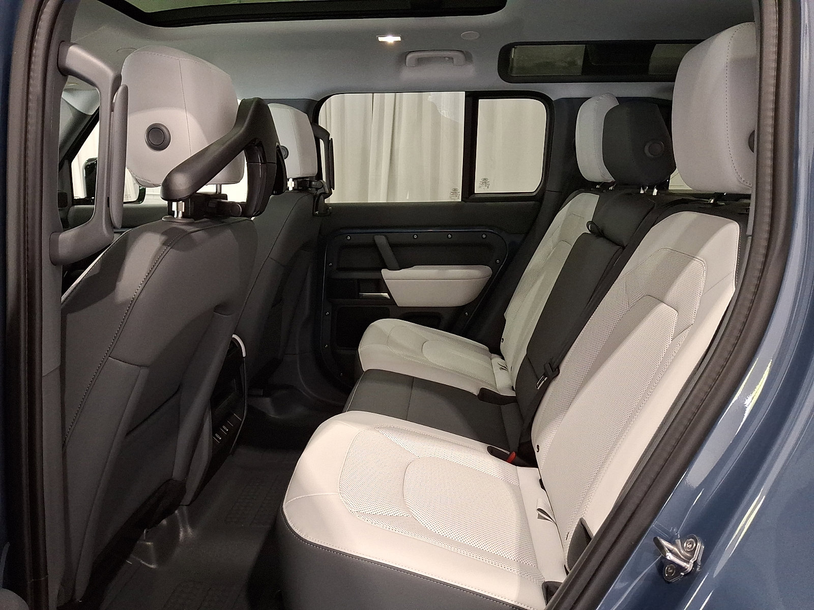 Certified 2026 Land Rover Defender 110 S AWD/4WD image 8