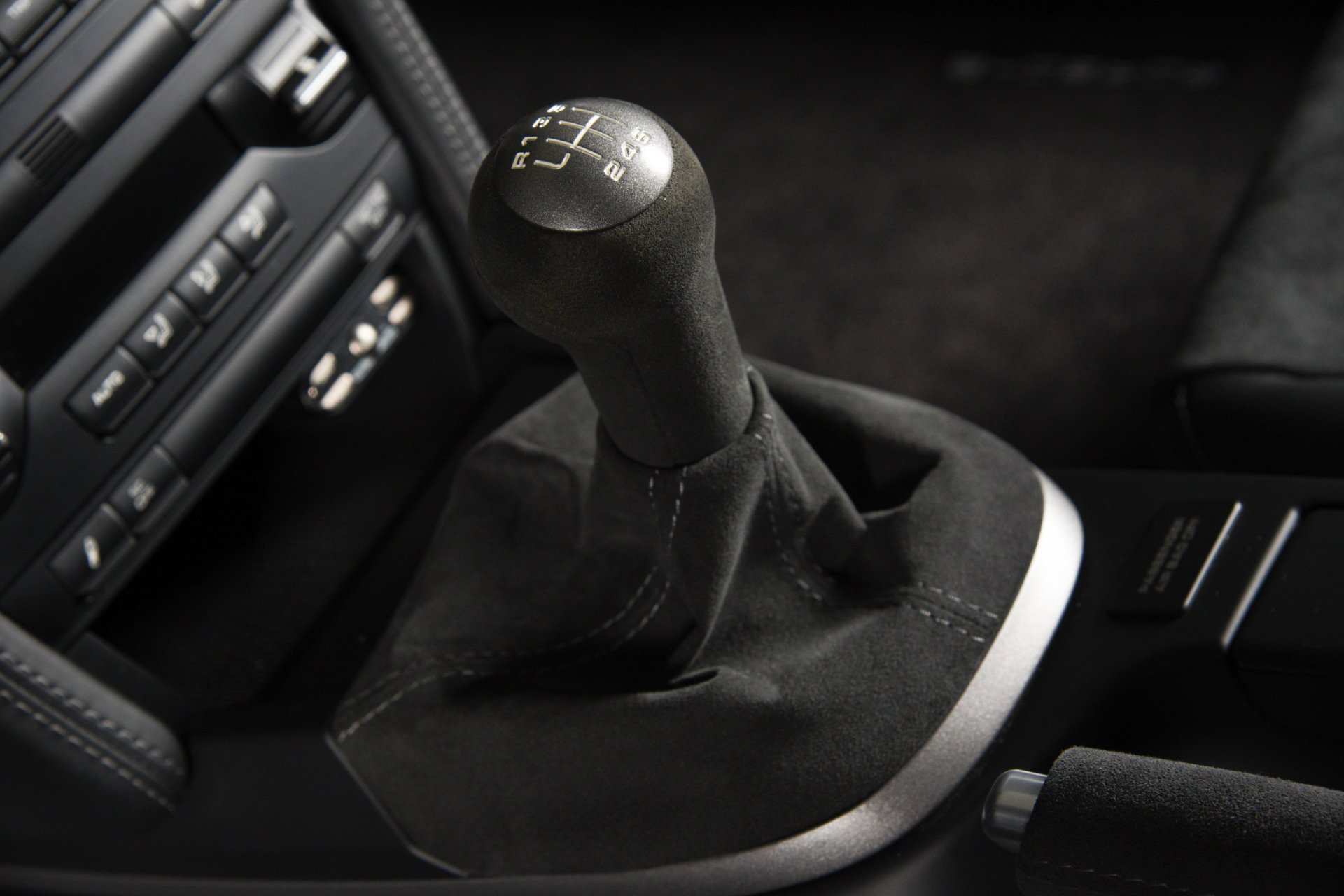 Used 2011 Porsche 911 GT2 RS RWD image 6