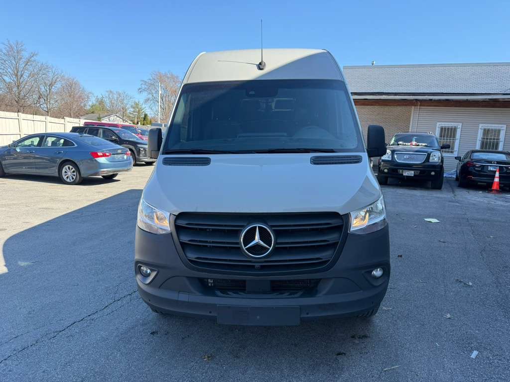 Used 2023 Mercedes-Benz Sprinter 2500 image 3