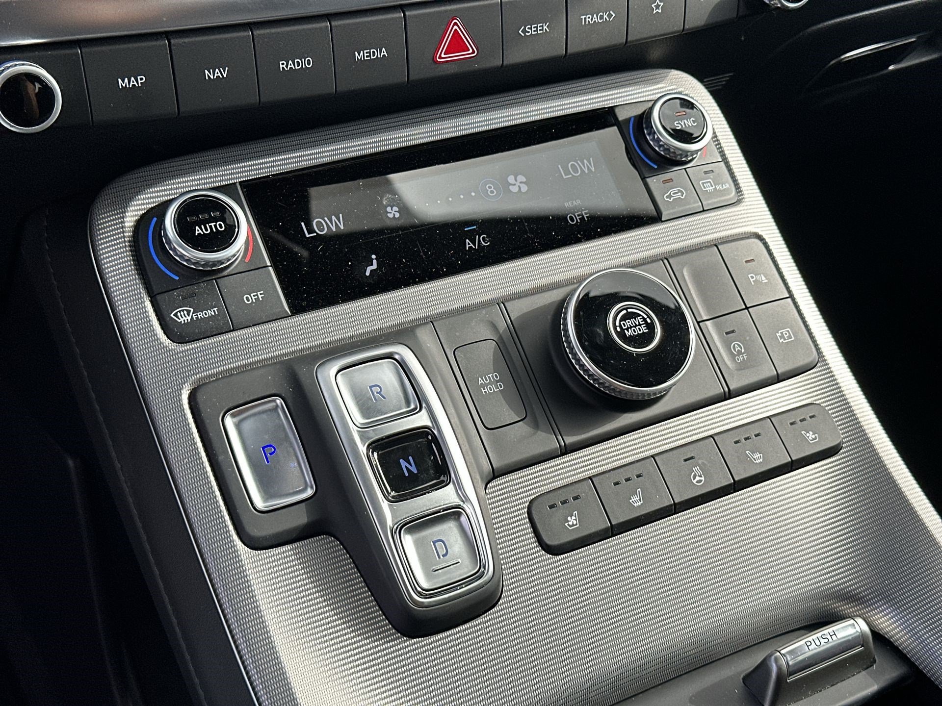 Used 2025 Hyundai Palisade Calligraphy FWD image 15