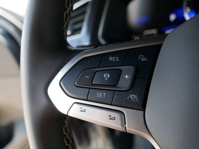 Certified 2024 Volkswagen Tiguan SE AWD/4WD image 26
