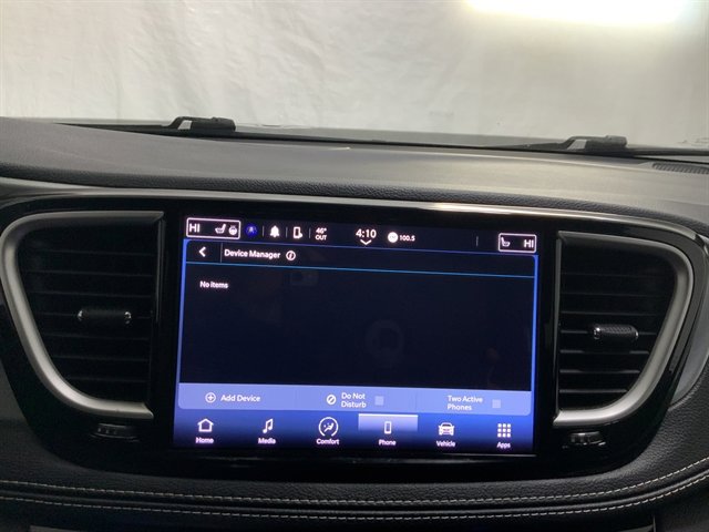 Used 2023 Chrysler Pacifica Touring image 26