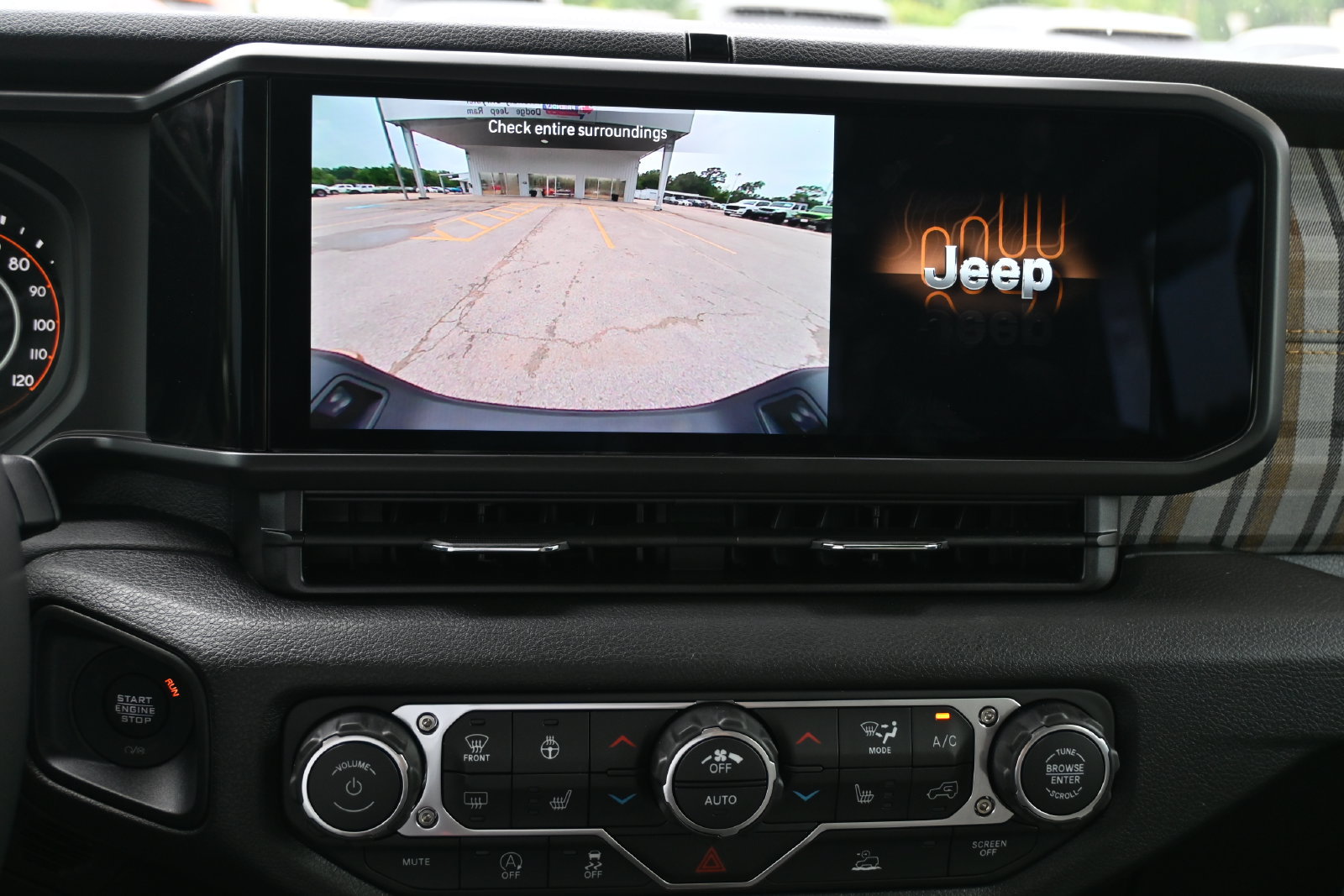New 2026 Jeep Gladiator Sport AWD/4WD image 14