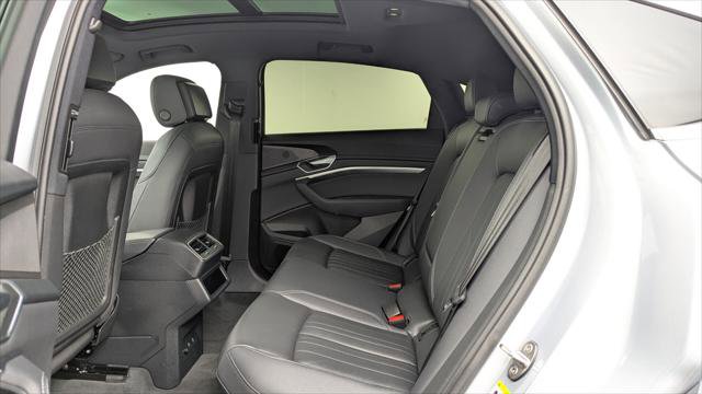 Used 2023 Audi e-tron Premium image 16
