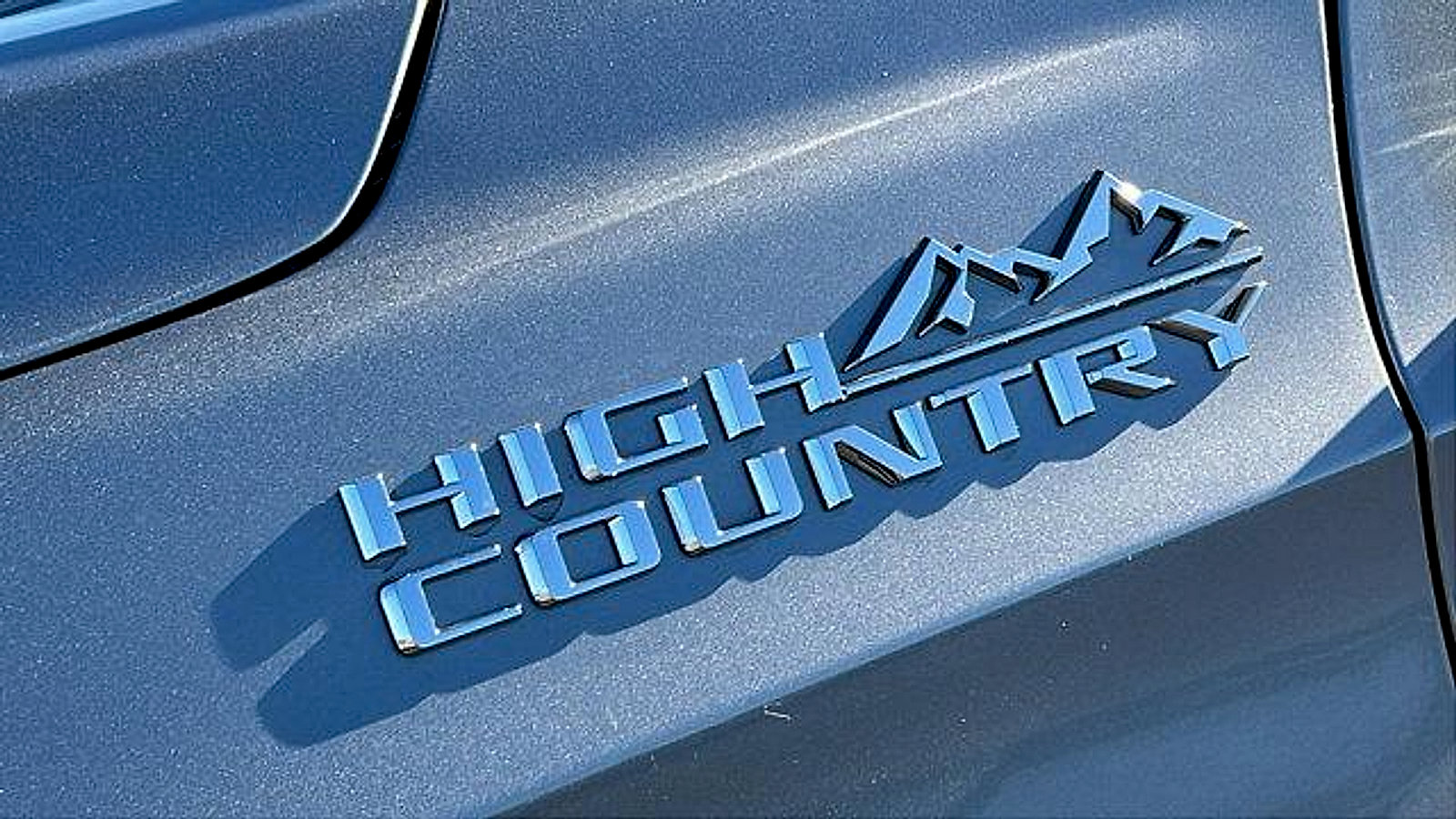 New 2026 Chevrolet Suburban High Country image 12