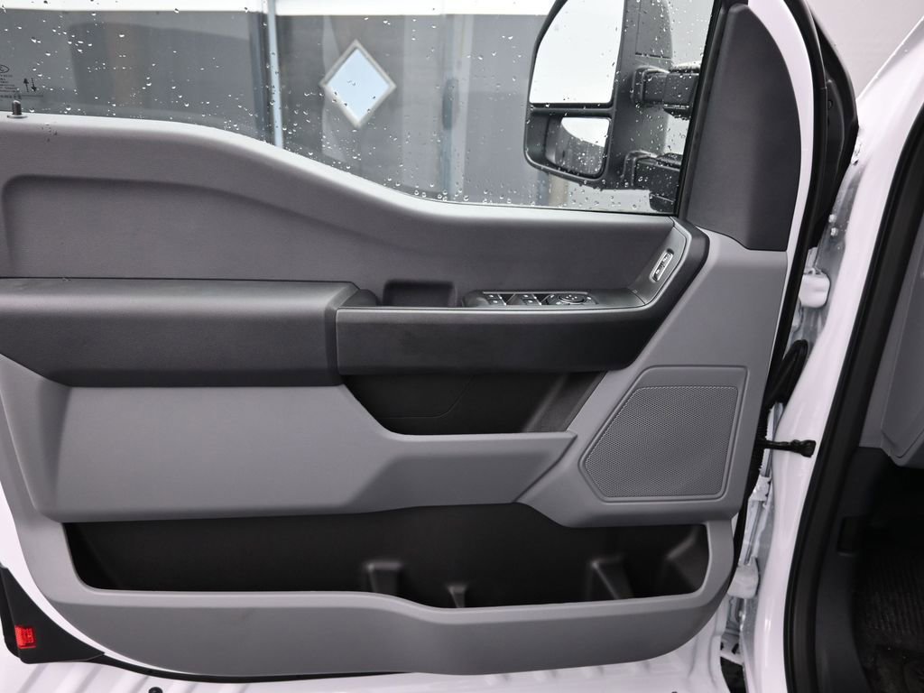 New 2026 Ford F350 XL w/ XL Chrome Package image 23