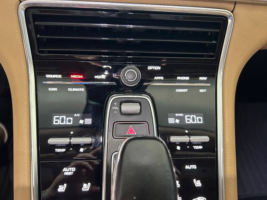 Used 2018 Porsche Panamera w/ Premium Package Plus RWD image 50