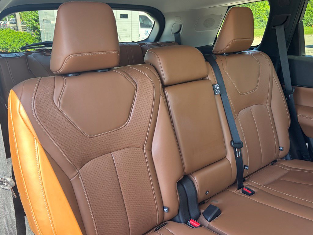 Used 2023 INFINITI QX60 Sensory w/ Vision Package AWD/4WD image 32