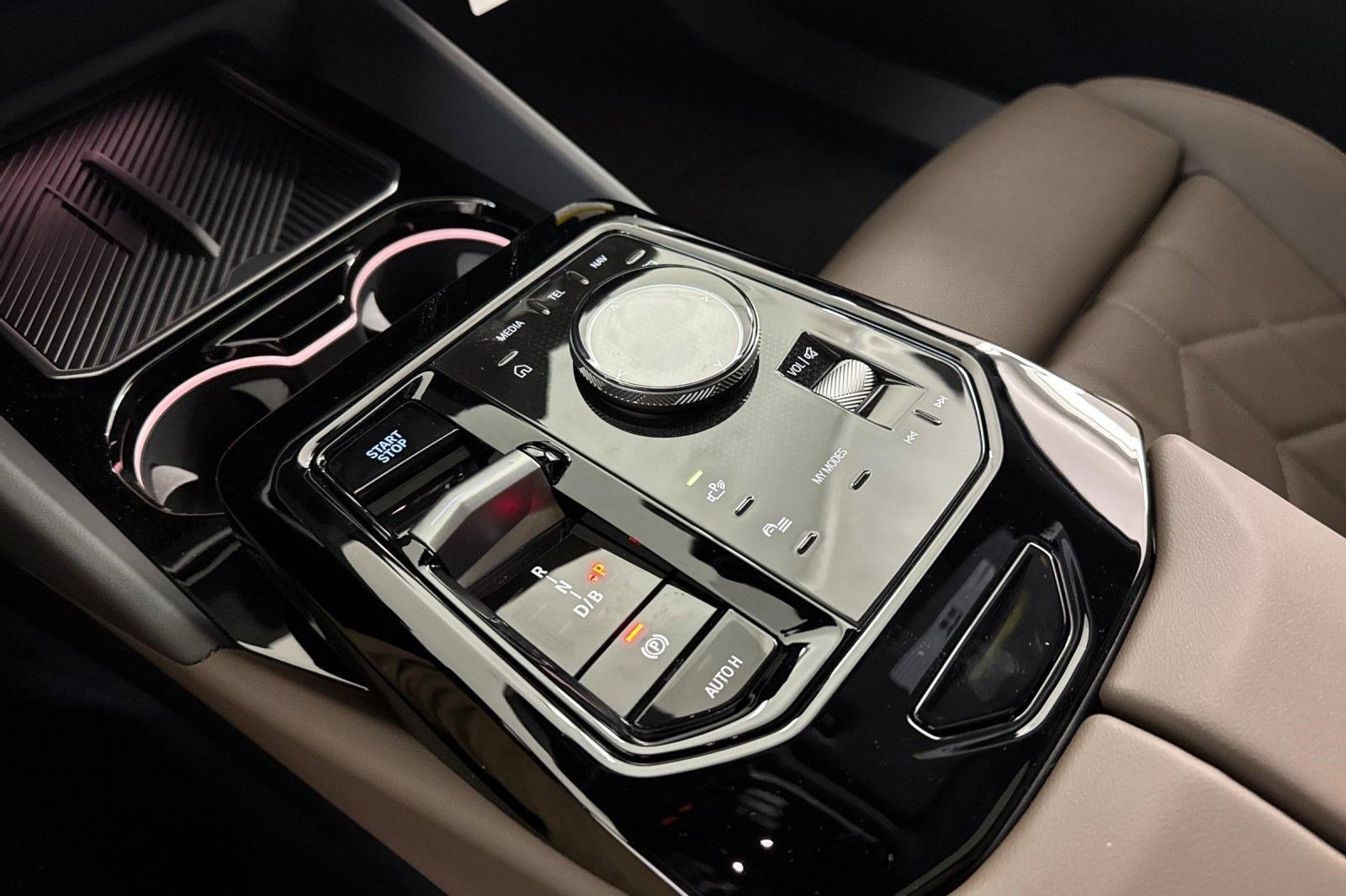 New 2027 BMW i5 eDrive40 RWD image 18