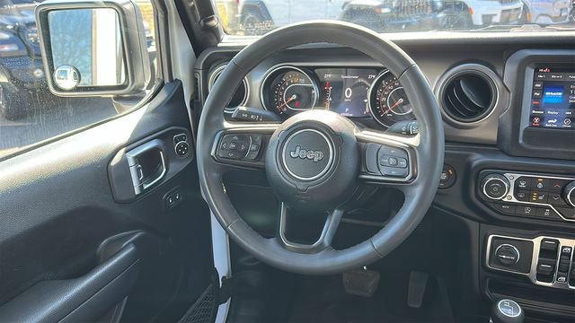 Used 2023 Jeep Gladiator Willys image 22