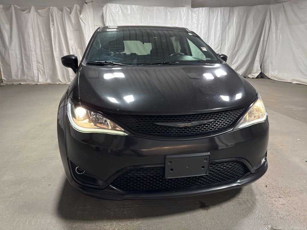 Used 2019 Chrysler Pacifica Touring Plus w/ S Appearance Package video 2