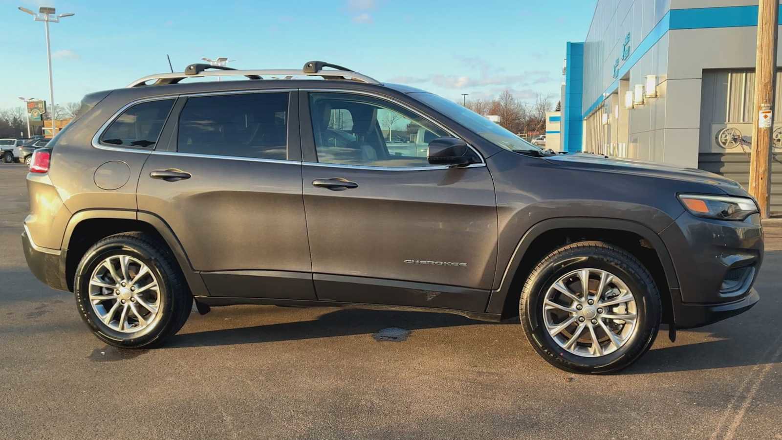 Used 2021 Jeep Cherokee Latitude Lux w/ Sun & Sound Group image 9