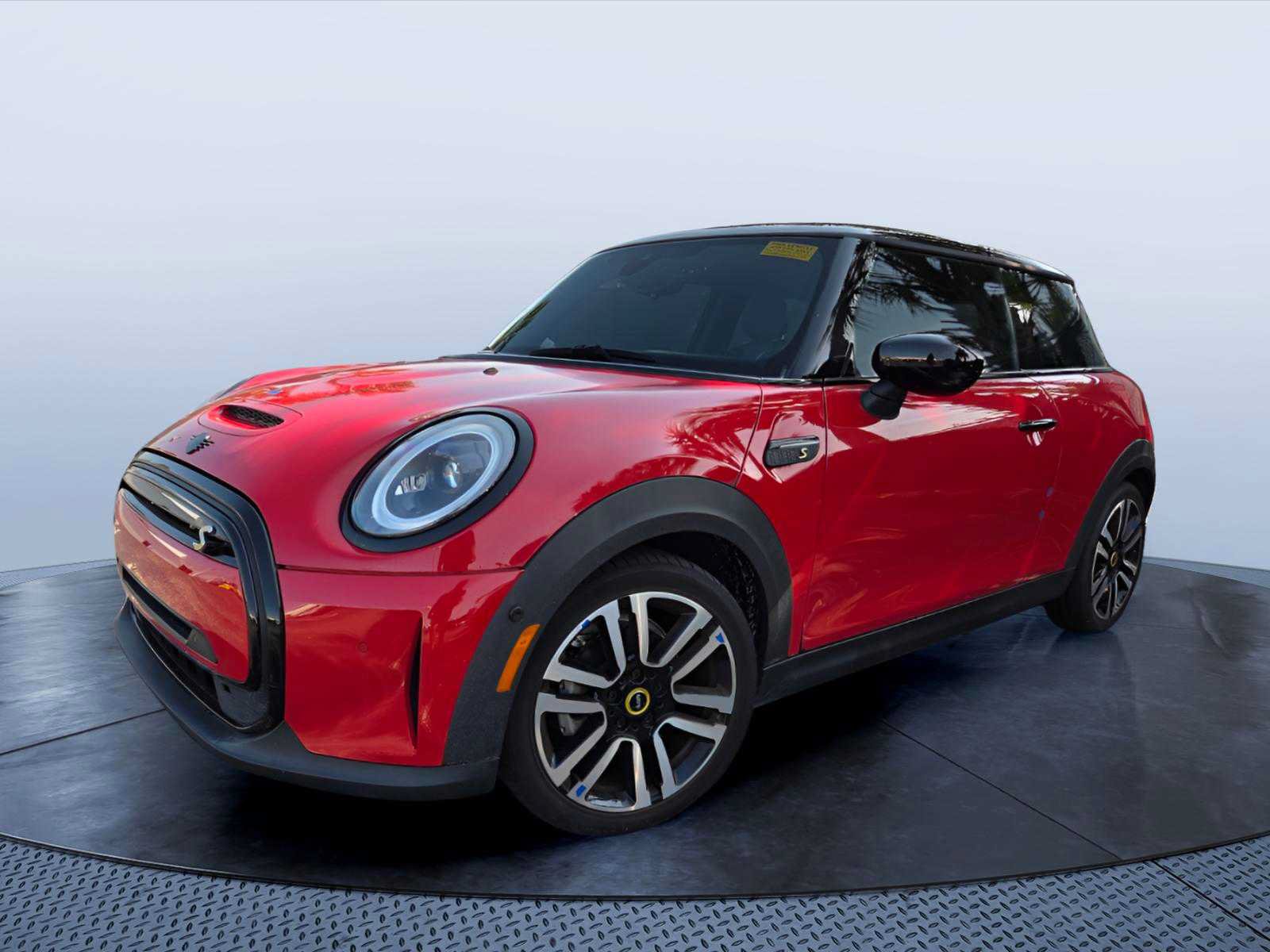 Used 2024 MINI Cooper SE FWD image 3