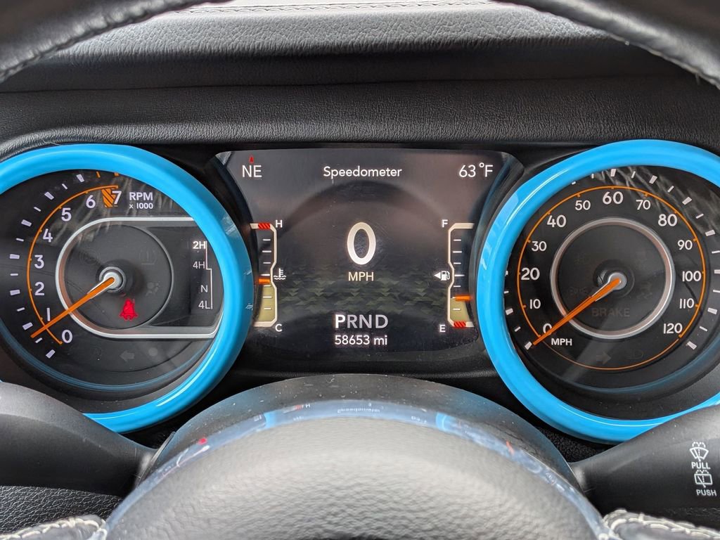 Used 2020 Jeep Wrangler Unlimited Sahara w/ Dual Top Group AWD/4WD image 16