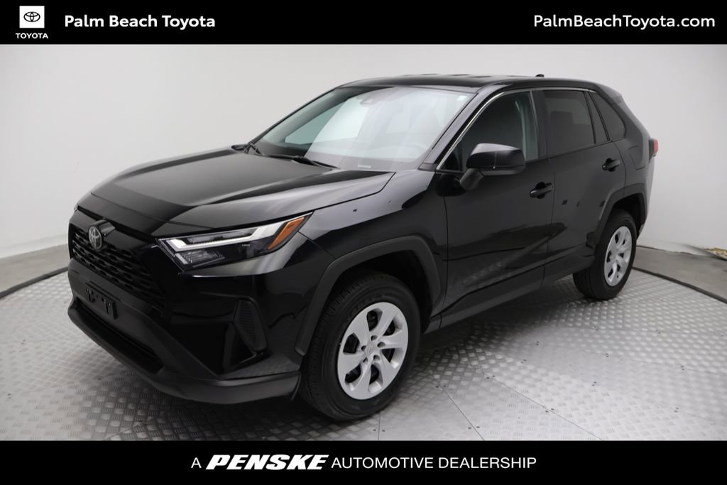 Certified 2025 Toyota RAV4 LE image 1