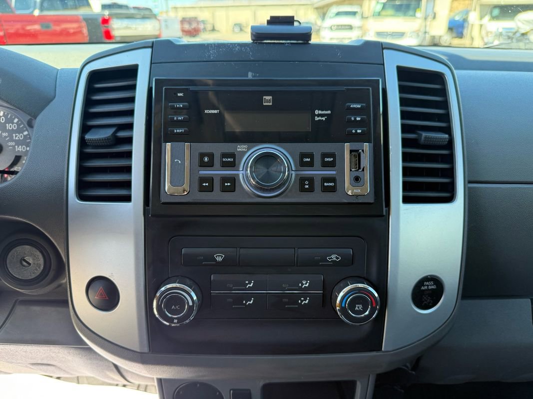 Used 2016 Nissan Frontier SV image 18