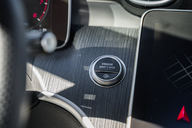 Certified 2023 Mercedes-Benz C 300 4MATIC Sedan image 18