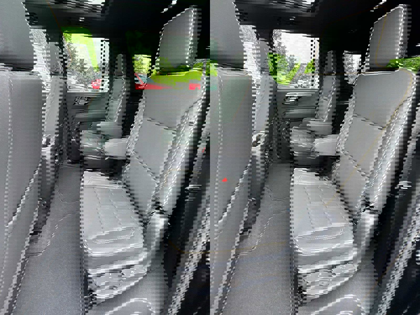 New 2025 Chevrolet Suburban Premier w/ Sun And Tow Package image 9