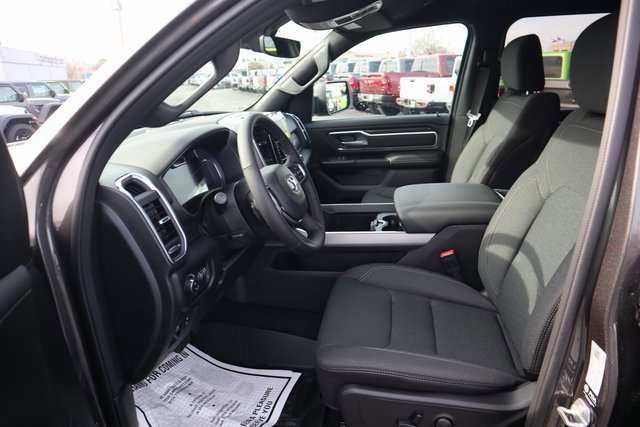 New 2026 RAM 1500 4x4 Crew Cab image 5