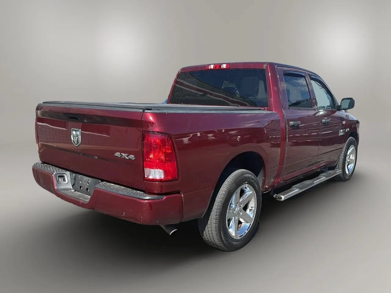 Used 2018 RAM 1500 Express w/ Express Value Package AWD/4WD image 5
