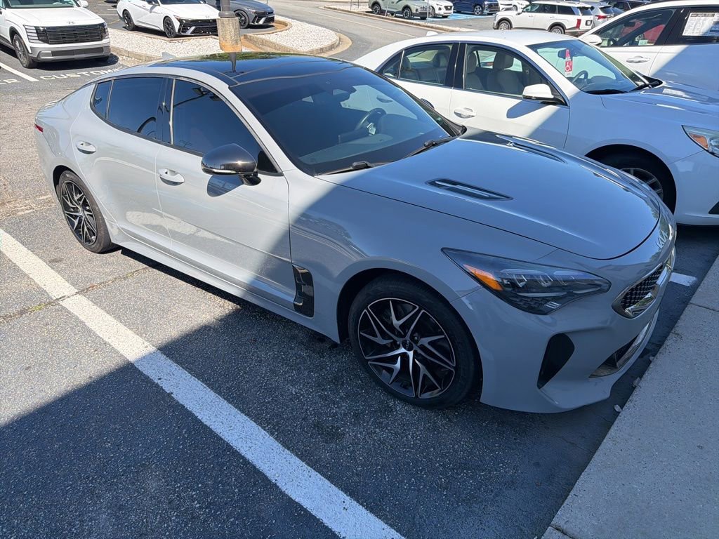 Used 2023 Kia Stinger GT-Line w/ Sun & Sound Package RWD image 6