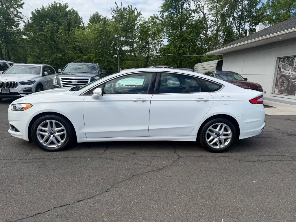 Used 2014 Ford Fusion SE w/ Equipment Group 202A FWD image 4