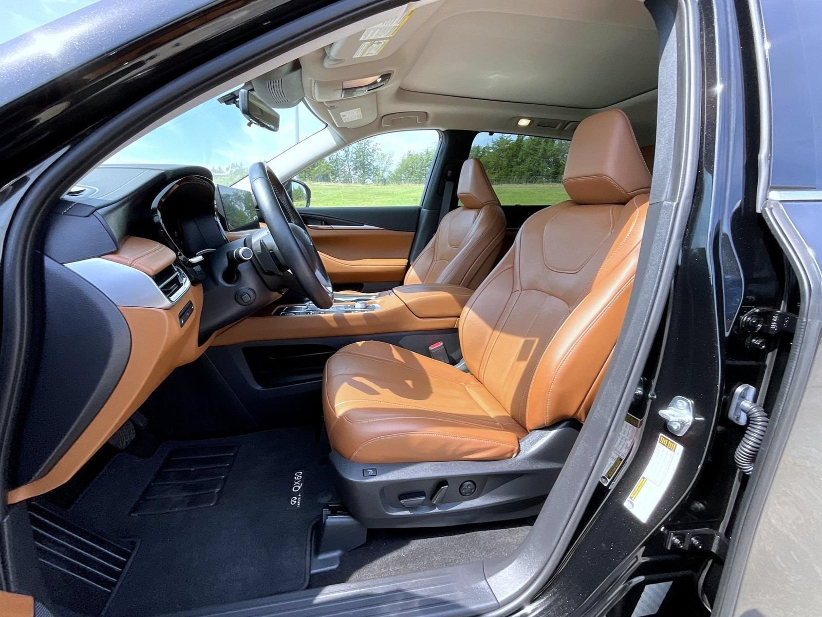 Used 2023 INFINITI QX60 Sensory w/ Vision Package AWD/4WD image 10