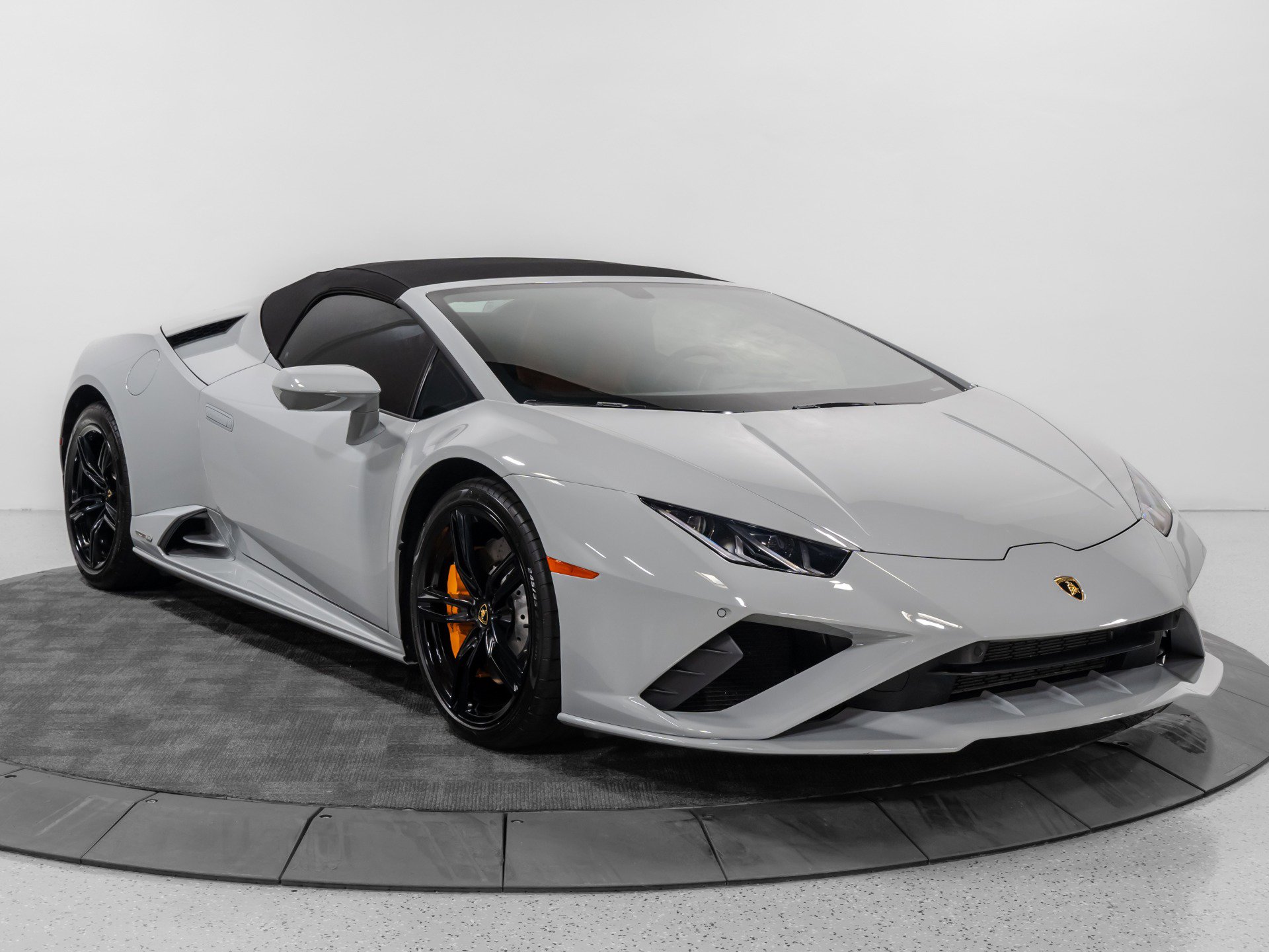 Used 2021 Lamborghini Huracan EVO RWD image 25