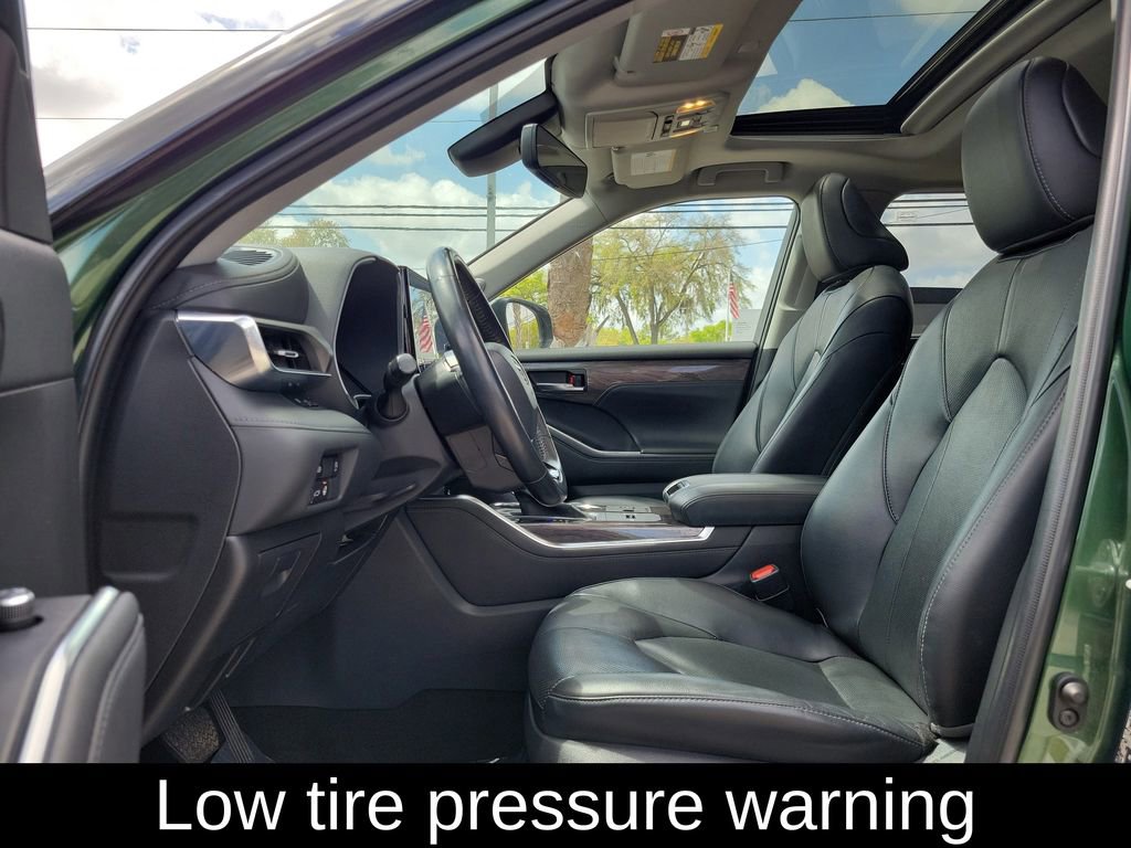 Used 2023 Toyota Highlander Limited video 2