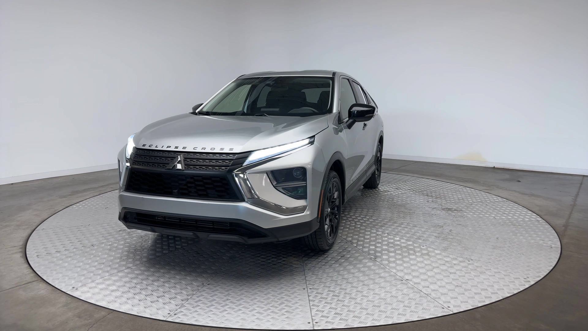Used 2022 Mitsubishi Eclipse Cross LE AWD/4WD image 3