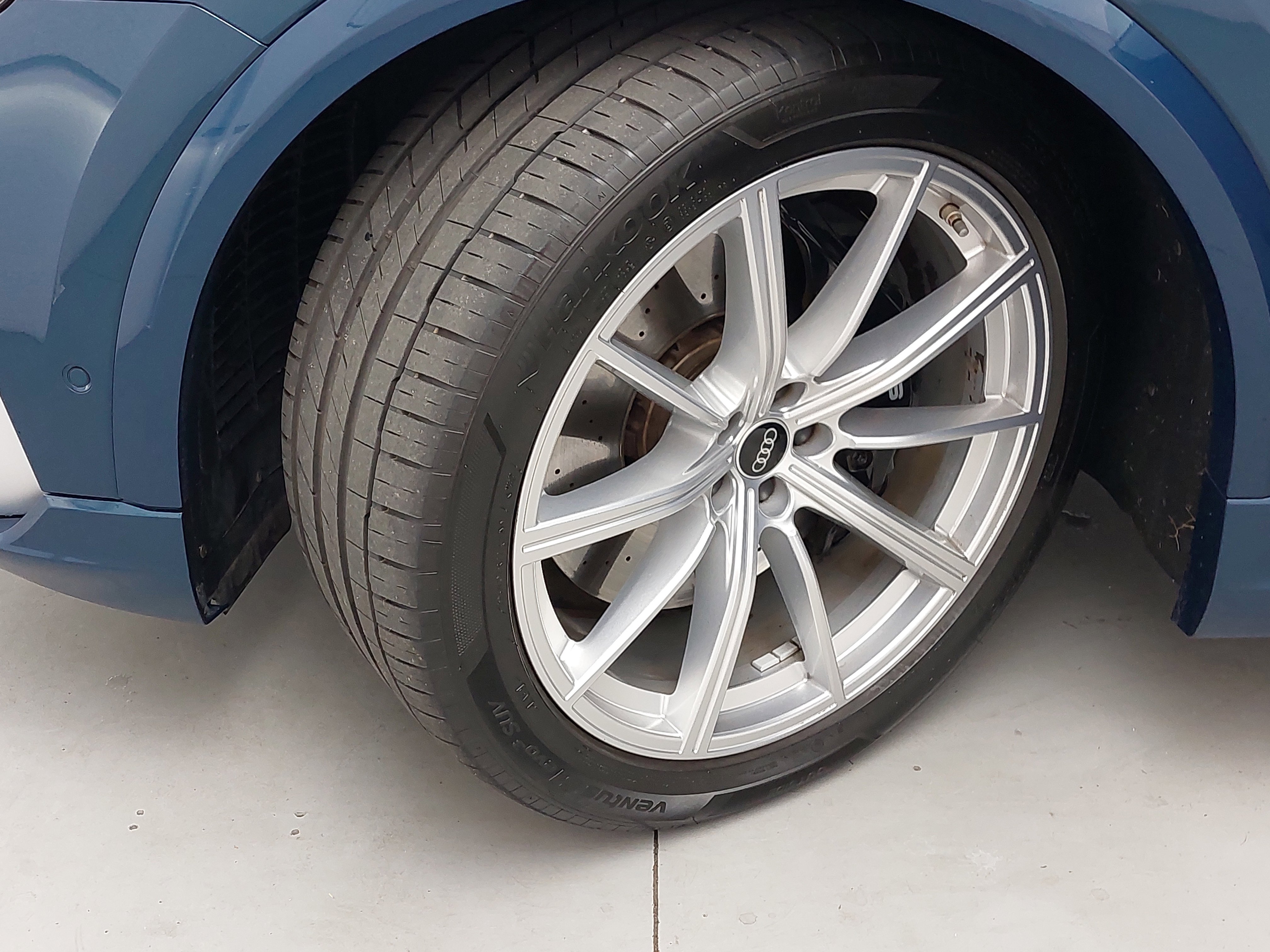 Used 2022 Audi RS Q8 4.0T image 35