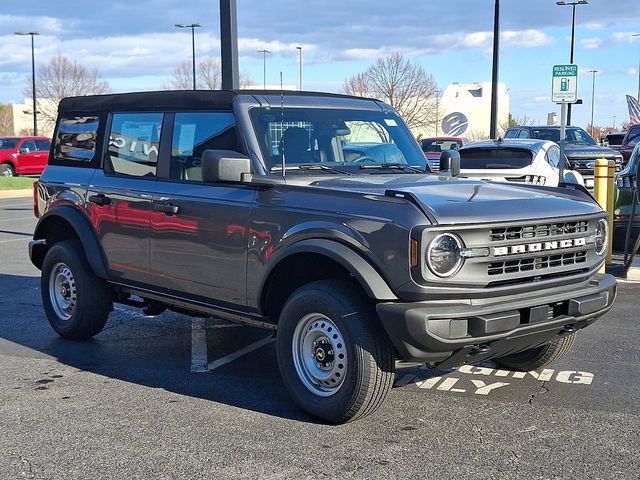 New 2025 Ford Bronco 4-Door image 2