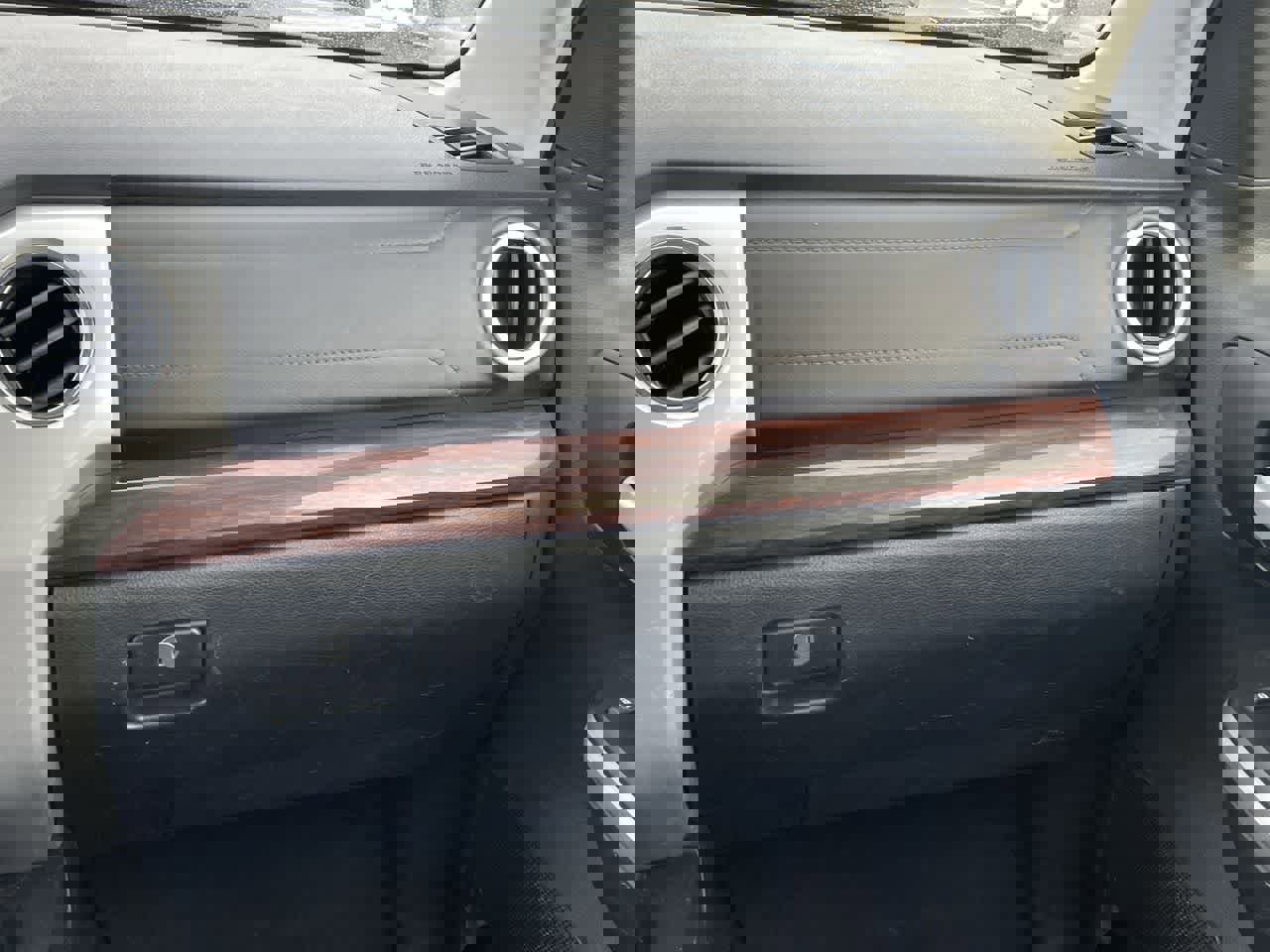 Used 2017 Toyota Tundra Limited w/ Limited Premium Package image 16