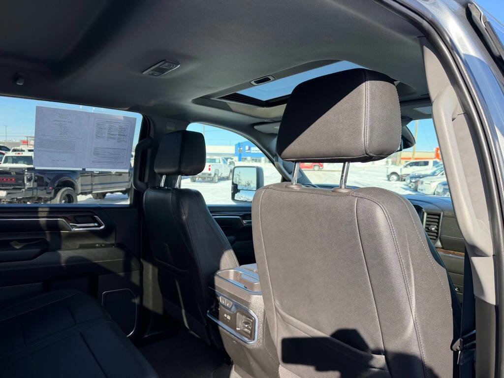 Used 2024 GMC Sierra 3500 SLT w/ SLT Premium Package image 59