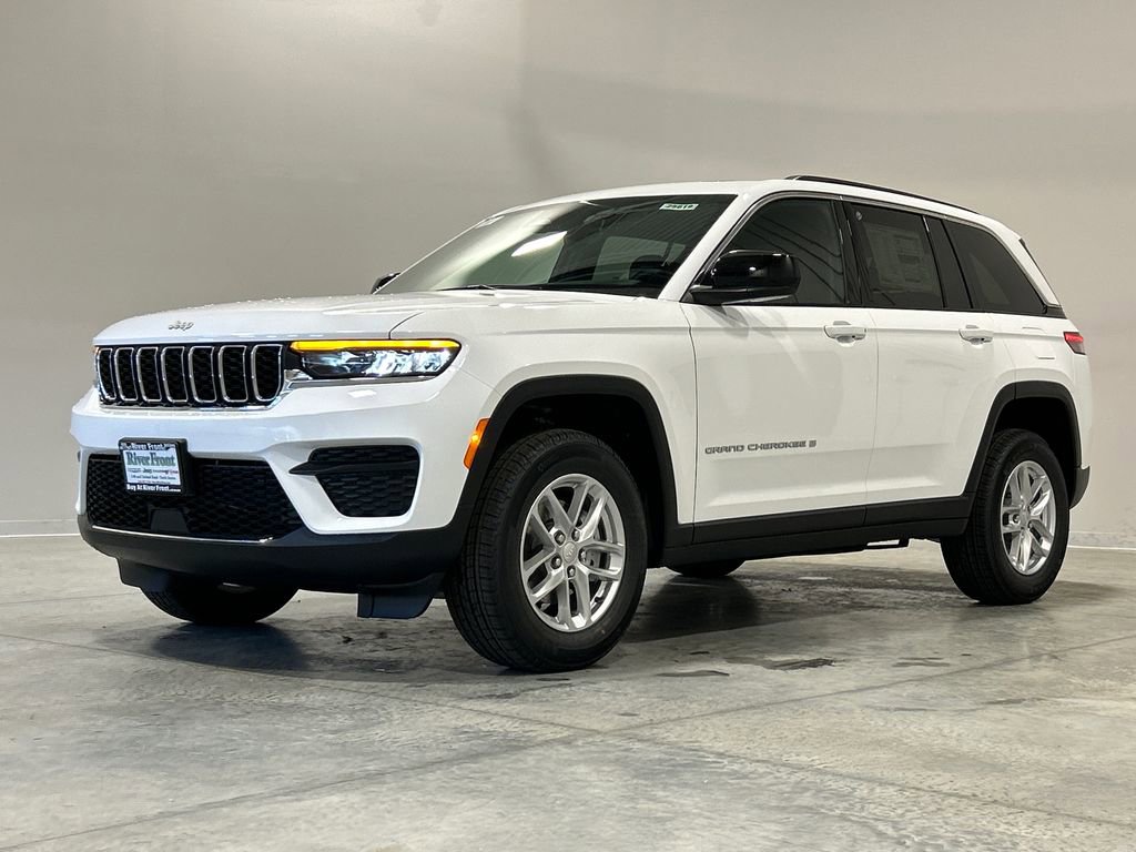 New 2025 Jeep Grand Cherokee Laredo w/ Luxury Tech Group I image 2