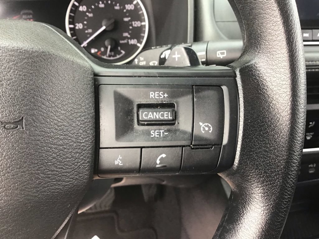 Used 2025 Nissan Rogue S FWD image 17