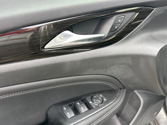 Used 2018 Buick Regal Essence w/ Driver Confidence Package #1 image 12